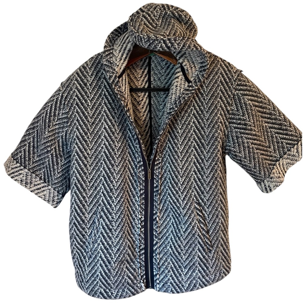 Splendid brand. Size XL, half sleeve, chunky hooded sweater